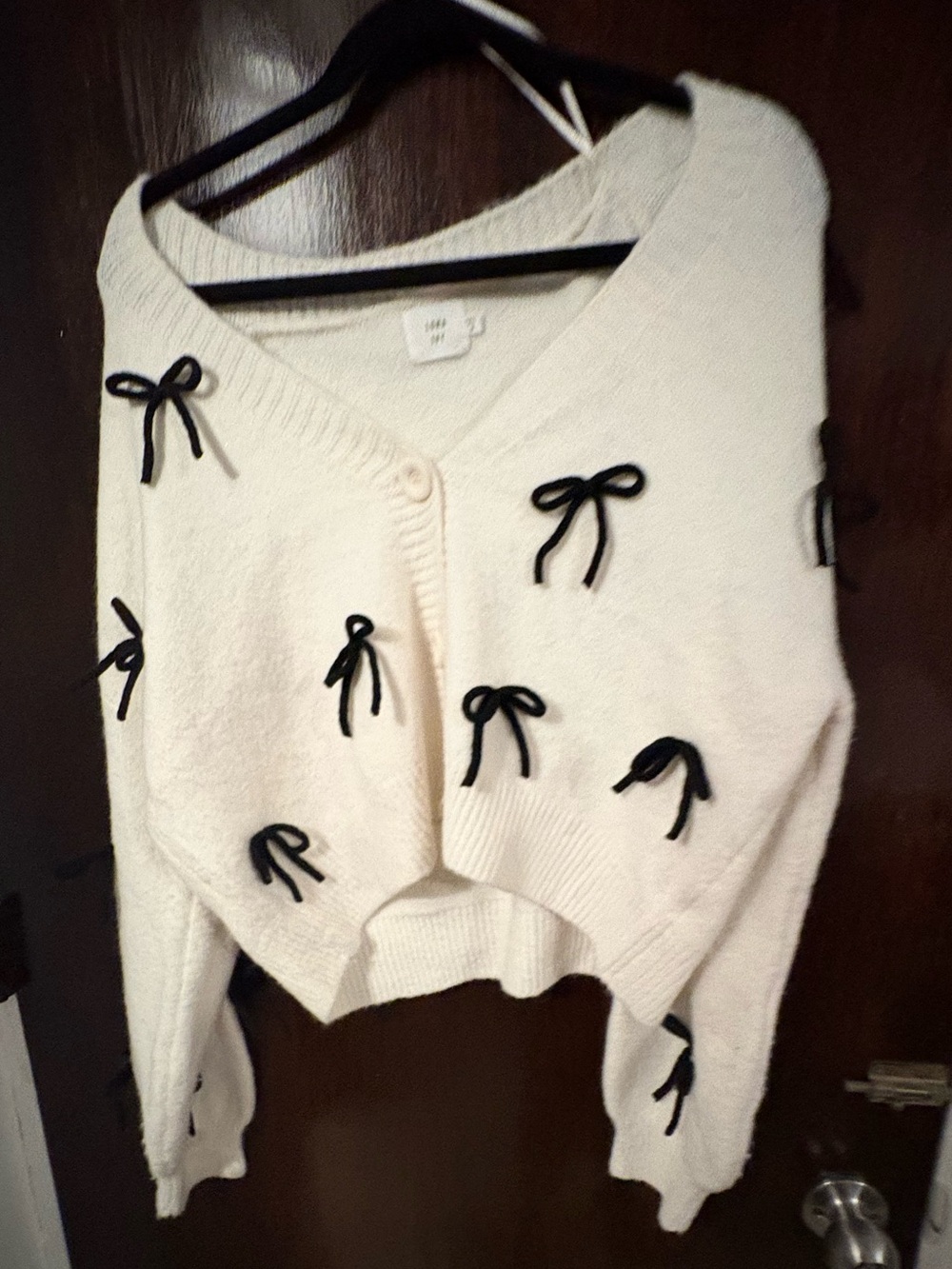 Bundle 3 for $25. Cream V-Neck Bow Accent Cardigan Sweater. Size Medium.